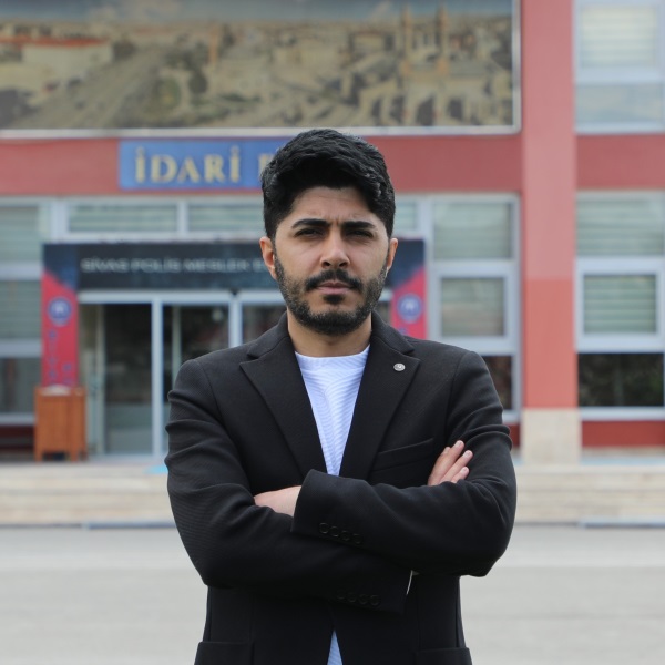 Erhan ÖZDEMİR